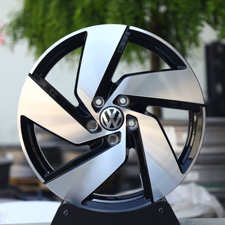 Кованые диски на Volkswagen Passat — Кованый диск направленный — с проточкой лицевой части, любой цвет по RAL