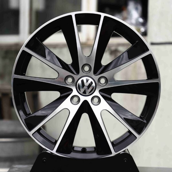 Volkswagen Golf wheels – Black / Machined 5 Twin-Spoke (Volkswagen OEM-Style), front view