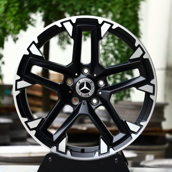 Mercedes-Benz E-Class W213 wheels – Black / Machined Double 5-Spoke Machined Face (Mercedes-Benz OEM-Style), front view