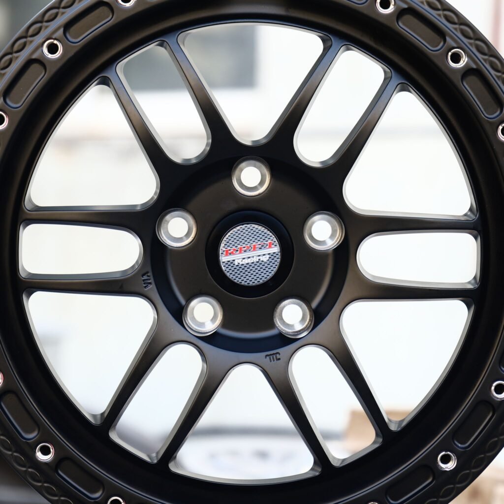 Jeep Gladiator wheels – Custom Finish Double 6-Spoke Mirror Milled, lip and barrel detail
