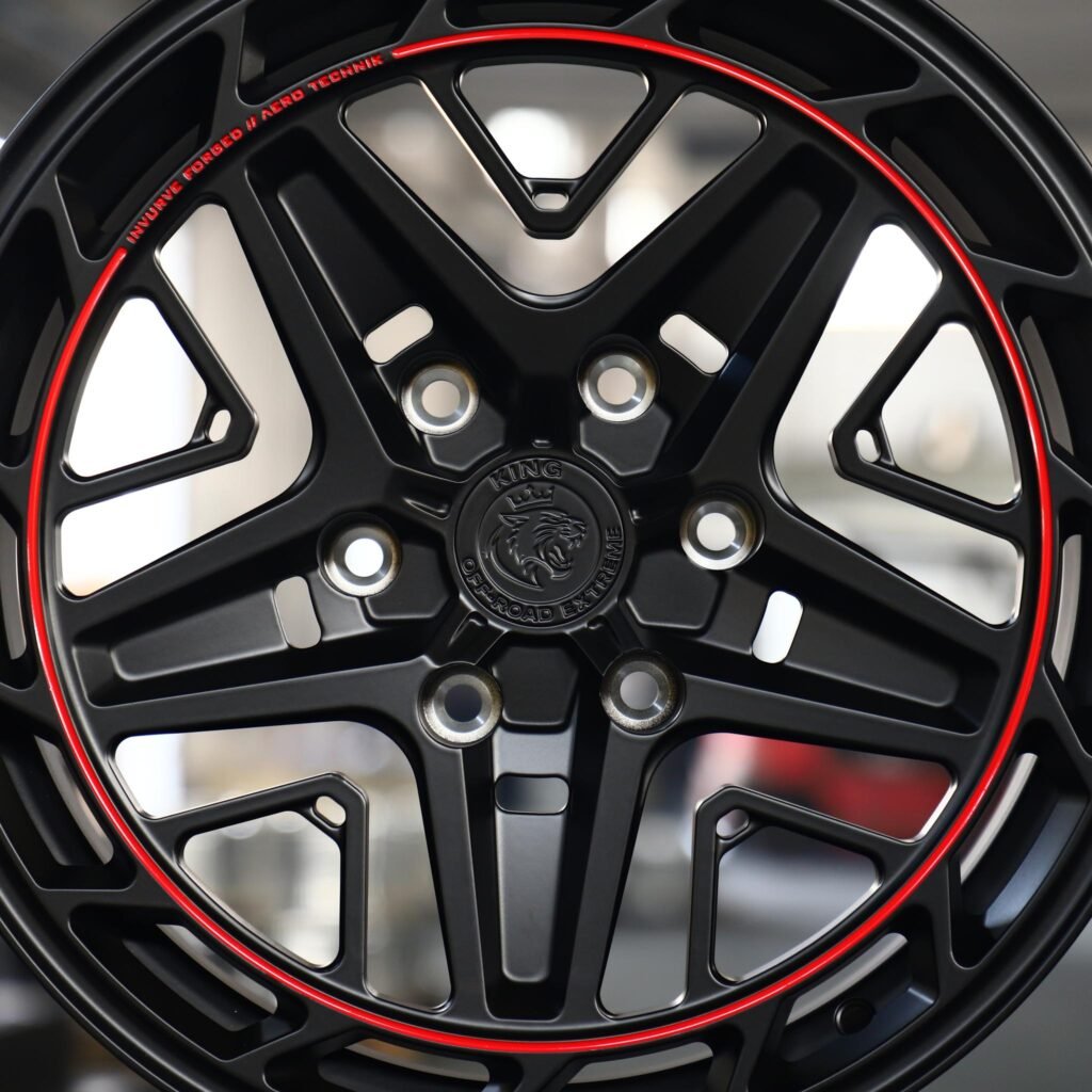 Toyota Tacoma wheels – Double-Ring Bi-Directional Milled Mirror Milled, lip and barrel detail