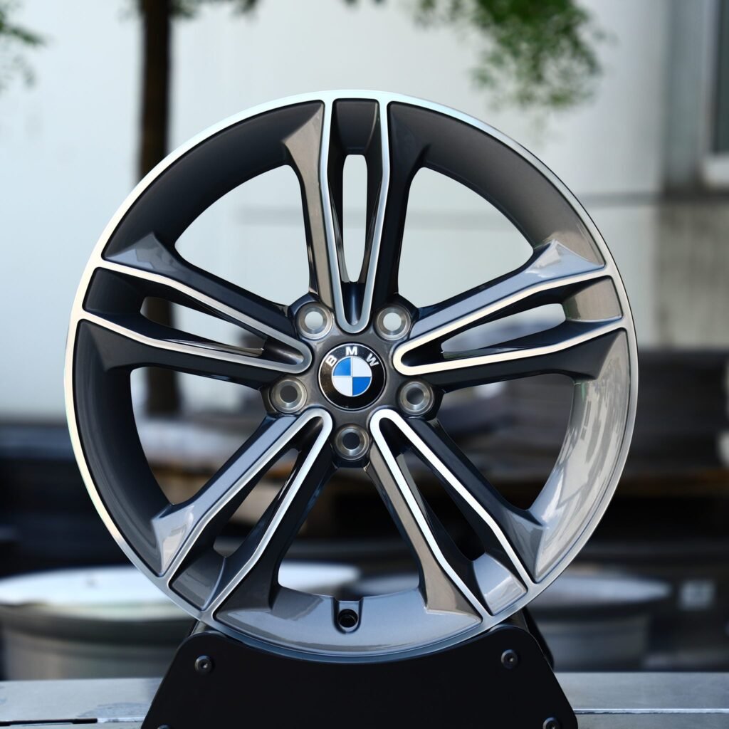 BMW M3 wheels – Custom Finish Machined Face, front view