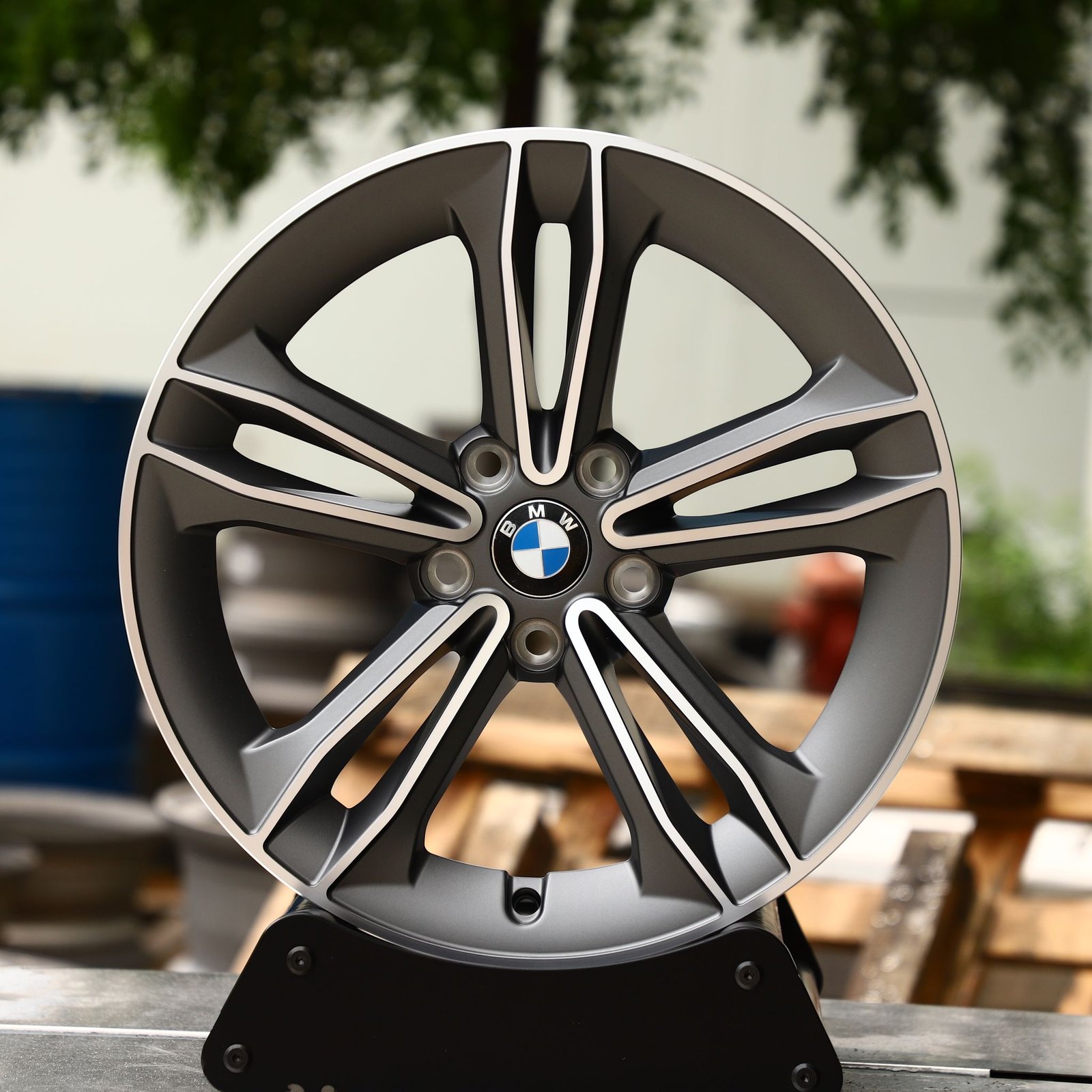 BMW M3 wheels – Custom Finish Machined Face, front view