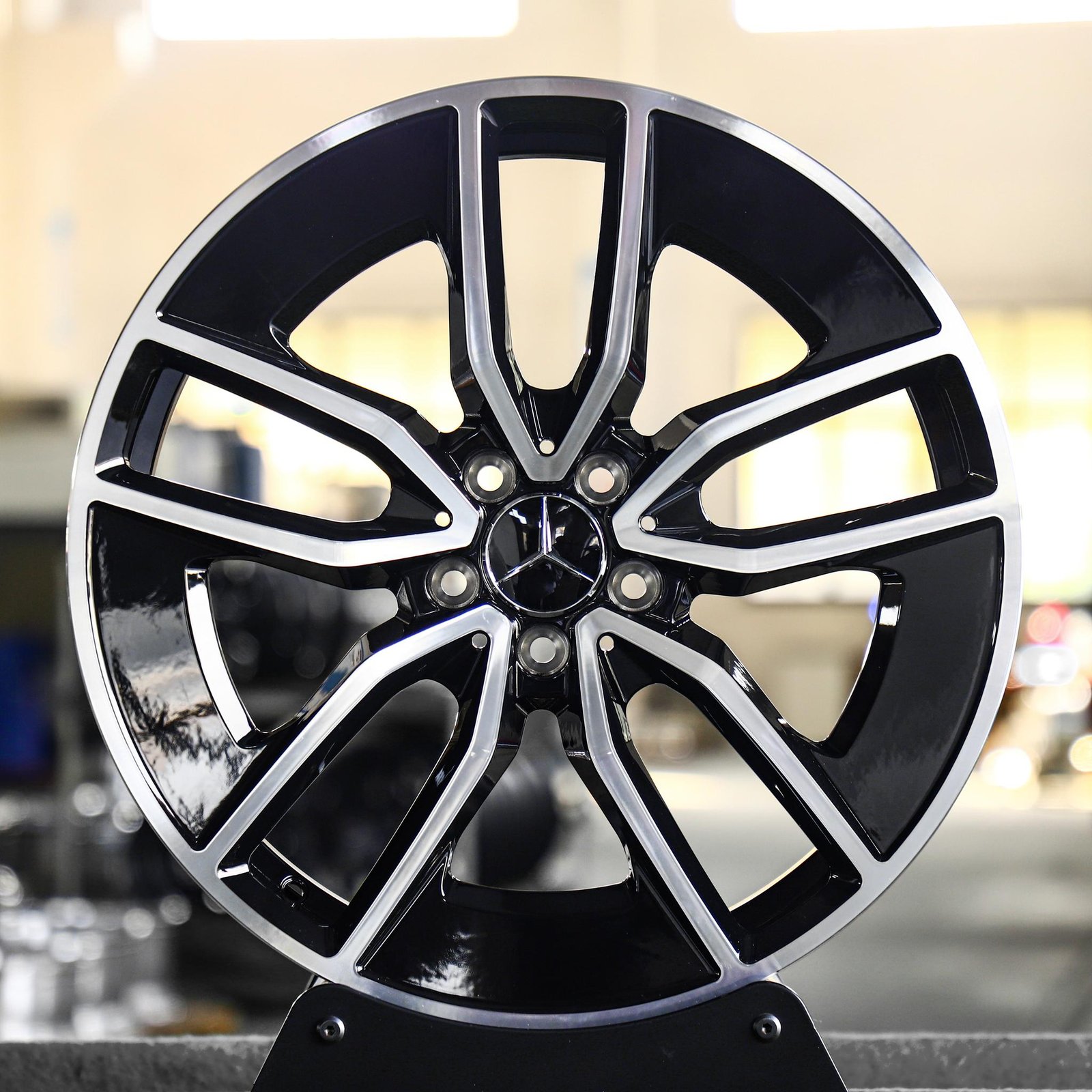 Mercedes-Benz E-Class wheels – Custom Finish Machined Face, front view
