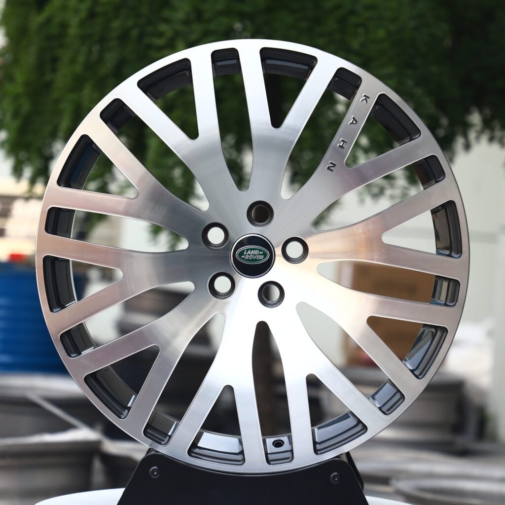 Land Rover Range Rover wheels – Custom Finish Machined Face (Land Rover OEM-Style), front view