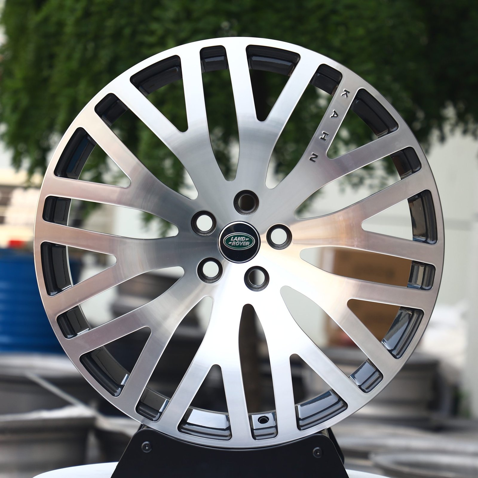Land Rover Range Rover wheels – Custom Finish Machined Face (Land Rover OEM-Style), front view