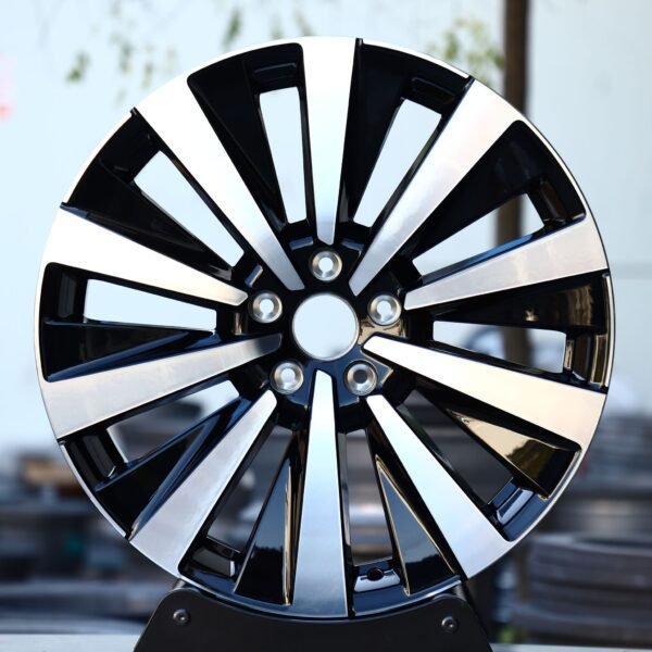 Porsche 911 wheels – Black / Machined 10 Split-Spoke, front view