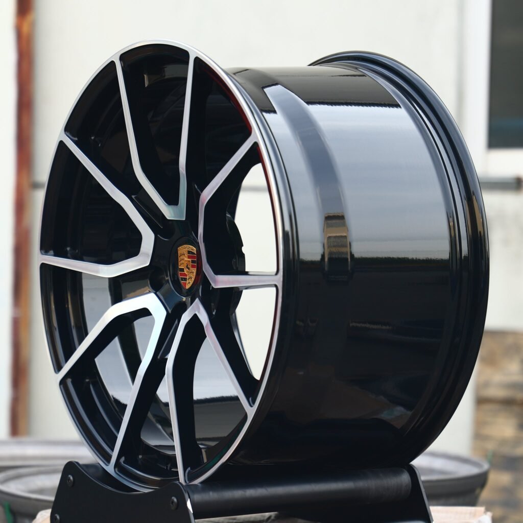 Porsche 911 wheels – Custom Finish Machined Face, lip and barrel detail
