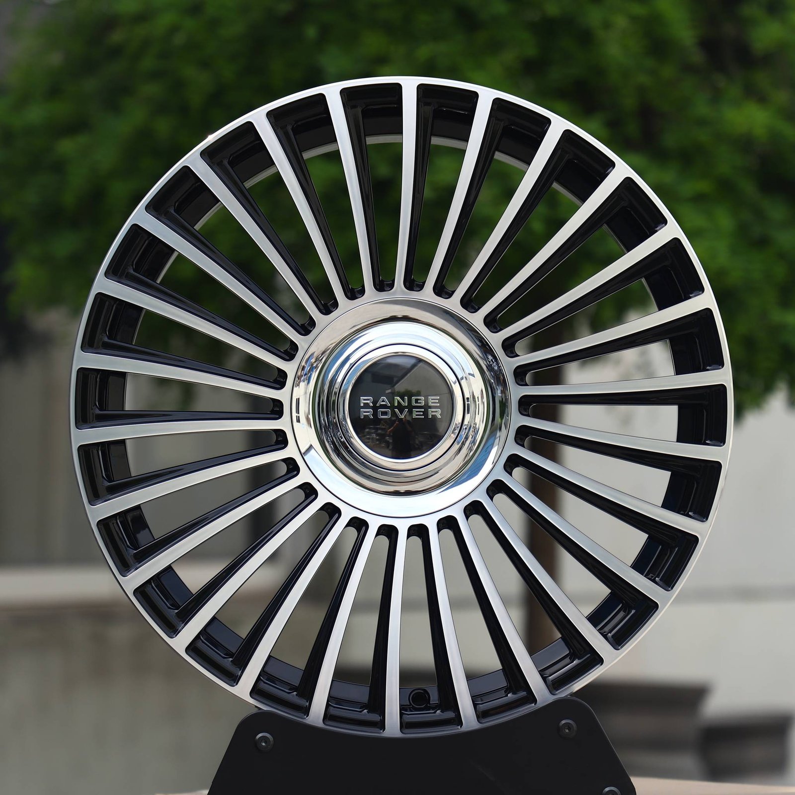 Land Rover Range Rover wheels – Custom Finish Machined Face (Land Rover OEM-Style), front view