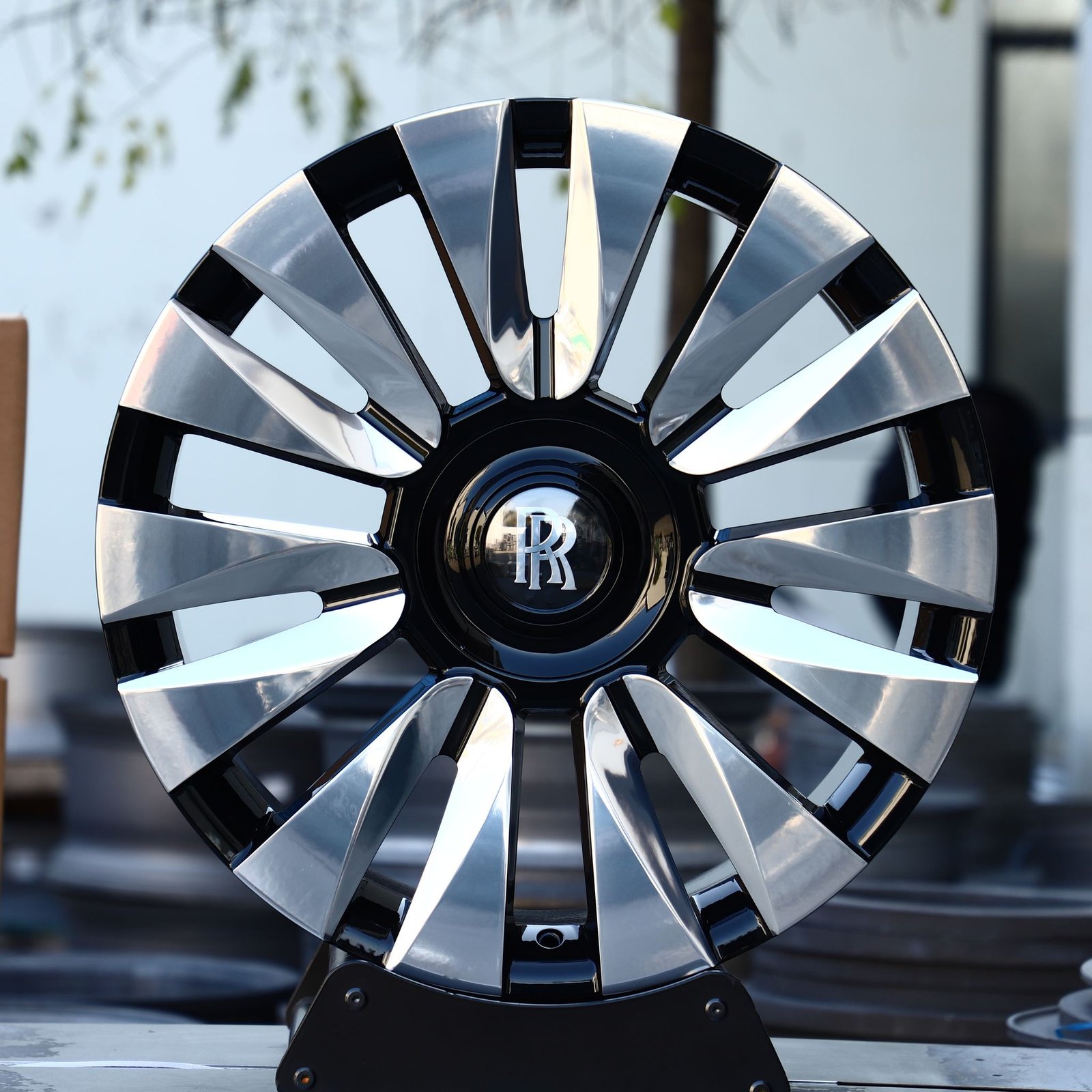 Rolls-Royce Ghost wheels – Custom Finish Machined Face, front view