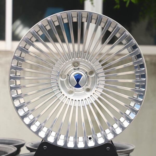 BMW 5 Series wheels – Brushed Silver Turbine, front view