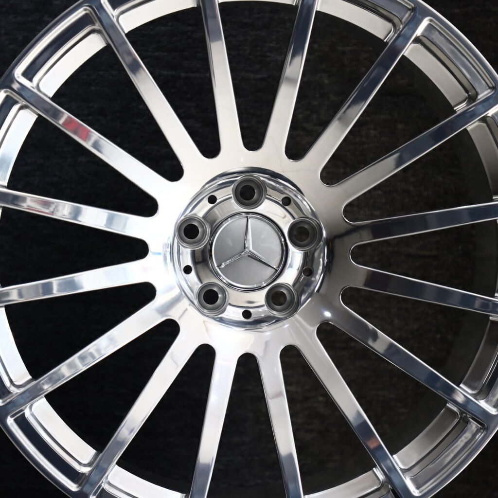 Audi Q7 wheels – Custom Finish Multi-Spoke Mirror Polished, lip and barrel detail