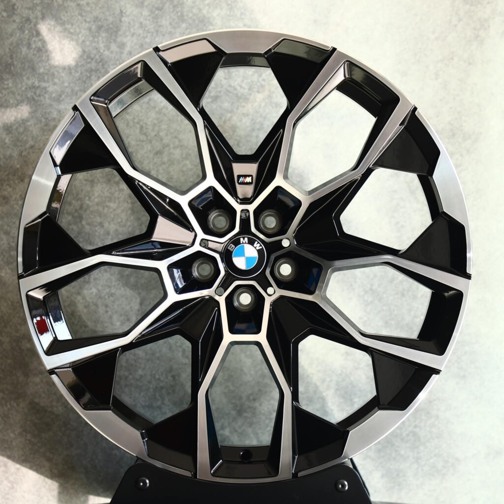 BMW M3 wheels – Custom Finish Petal Machined Face, front view