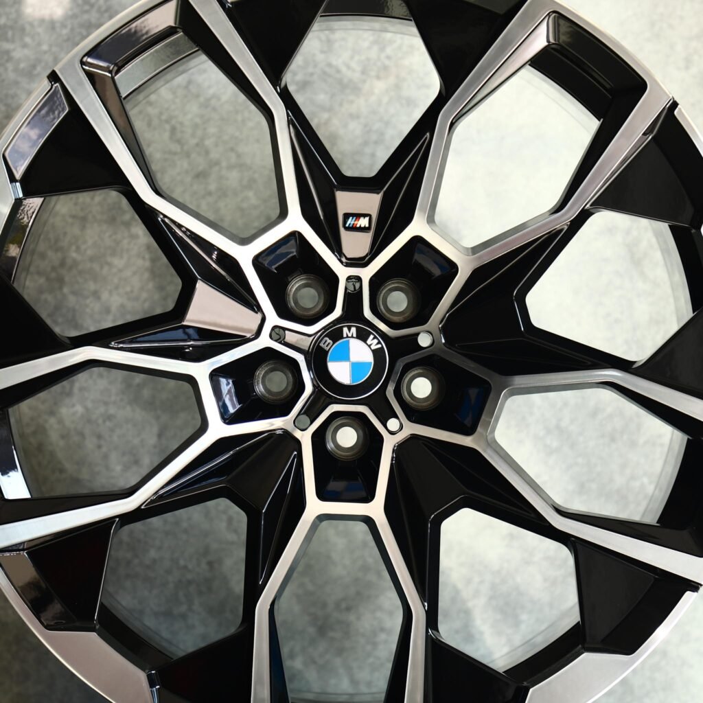 BMW M4 F82 wheels – Custom Finish Petal Machined Face, lip and barrel detail