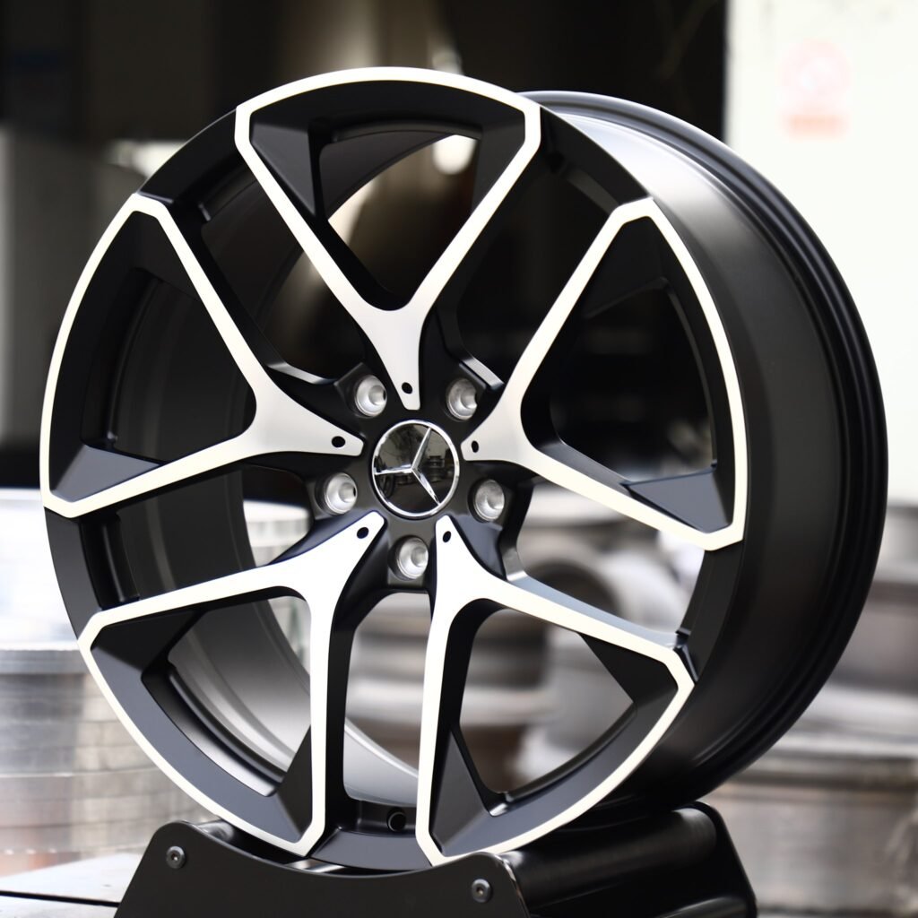 Audi RS5 wheels – Custom Finish Petal Machined Face, angled view