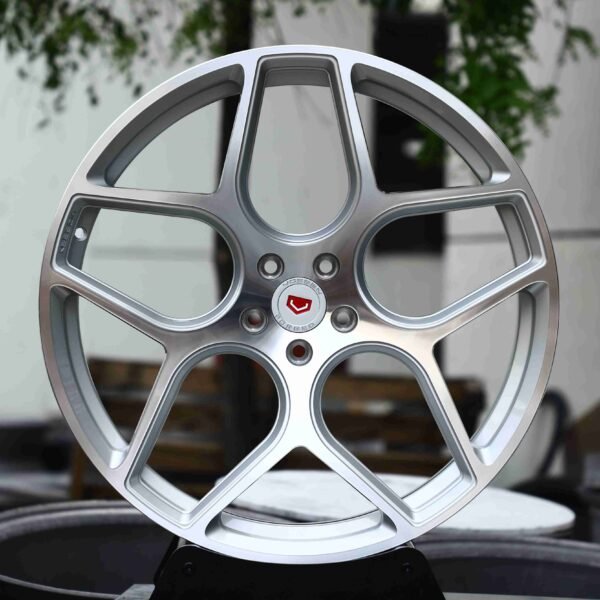 Porsche 911 wheels – Custom Finish Petal Machined Face (Vossen-Style), front view