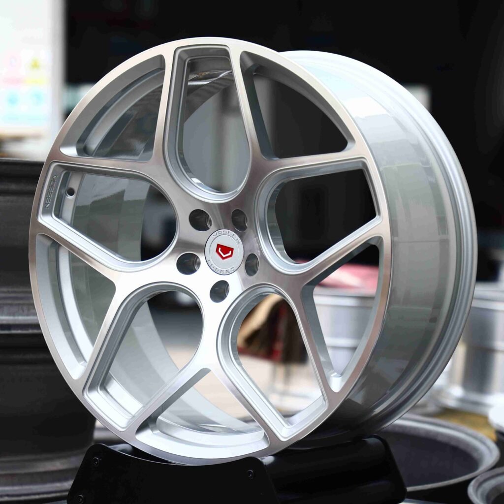 BMW M3 wheels – Custom Finish Petal Machined Face (Vossen-Style), angled view