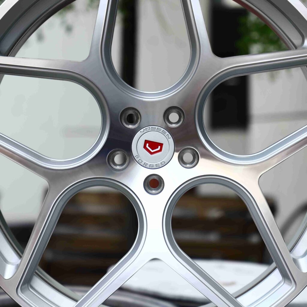 BMW M4 F82 wheels – Custom Finish Petal Machined Face (Vossen-Style), lip and barrel detail