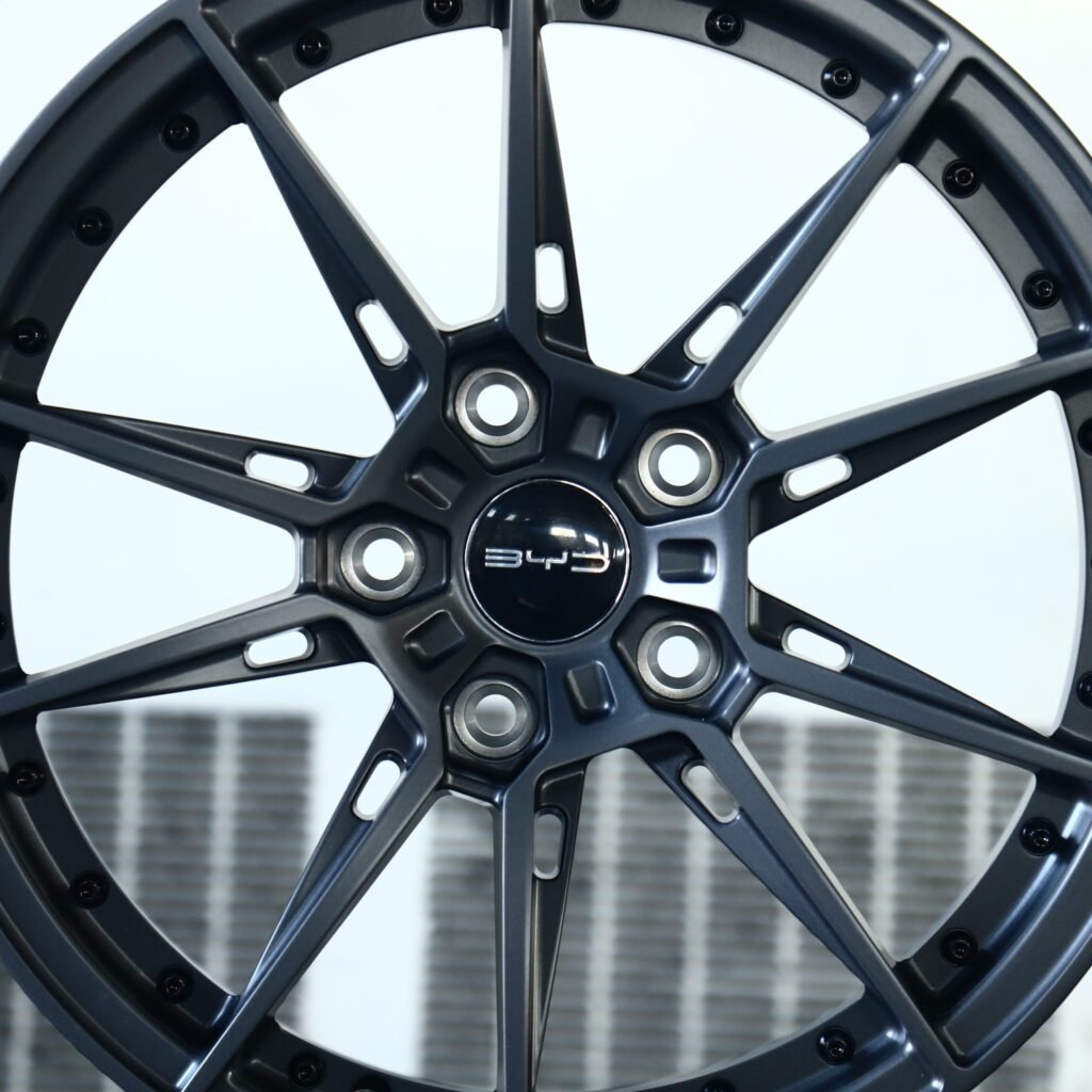 BYD M6 wheels – Custom Finish Side-Milled Riveted Mirror Milled (BYD OEM-Style), lip and barrel detail
