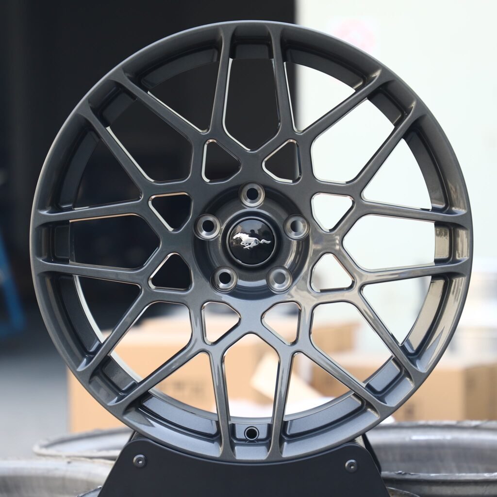 Ford Mustang wheels – Dark Gunmetal Cut-Out, front view