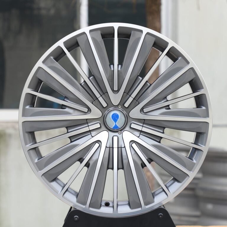 Denza D9 wheels – Gloss Black Split-Spoke Machined Face, front view