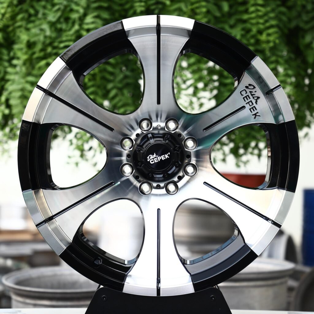 Ford F-250 Super Duty wheels – Black / Machined 6-Spoke (Dick Cepek-Style), front view