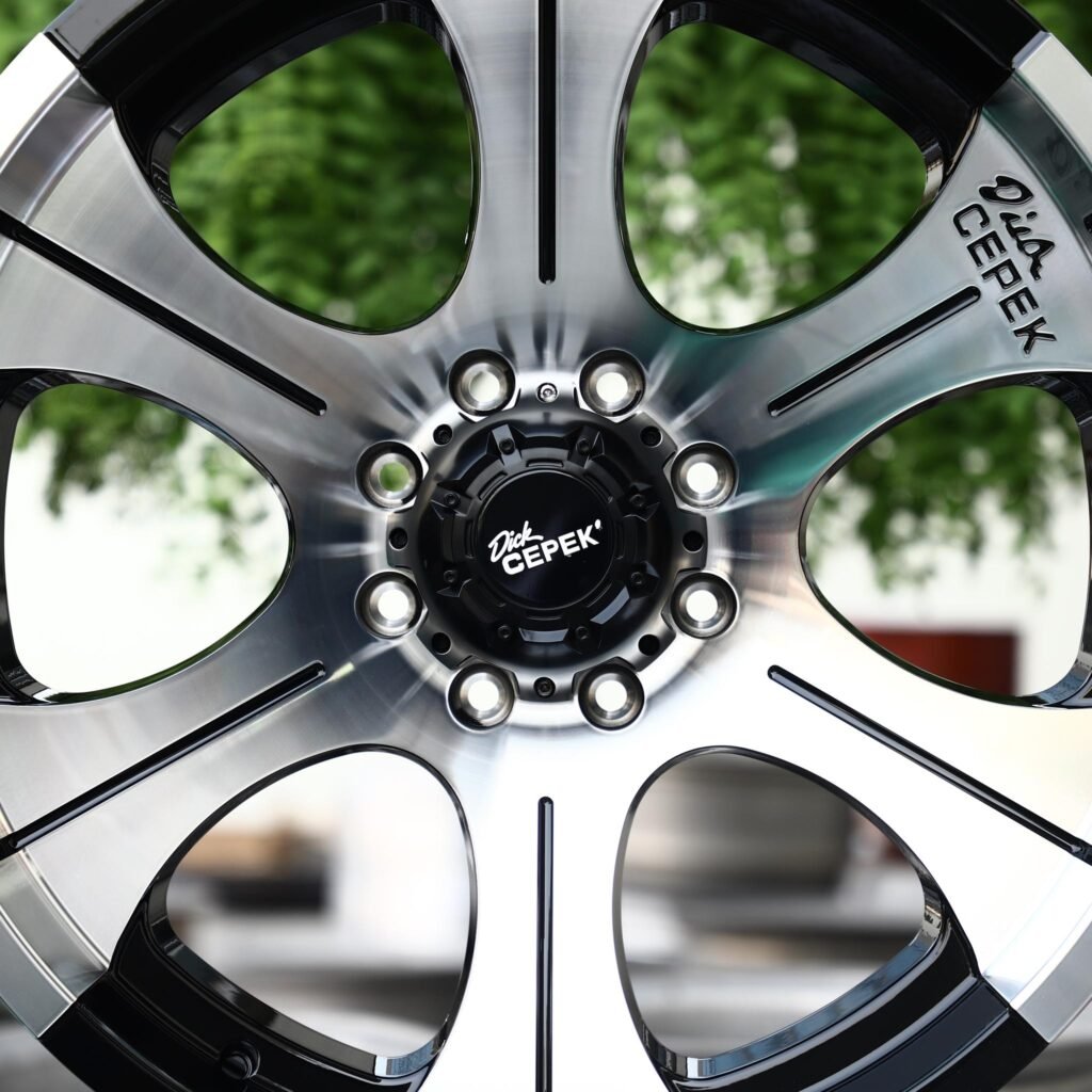 Chevrolet Silverado 2500HD wheels – Black / Machined 6-Spoke (Dick Cepek-Style), lip and barrel detail