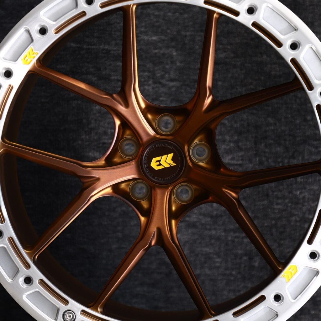 Dodge Challenger wheels – ECC Custom Finish 5 Y-Spoke Beadlock, lip and barrel detail