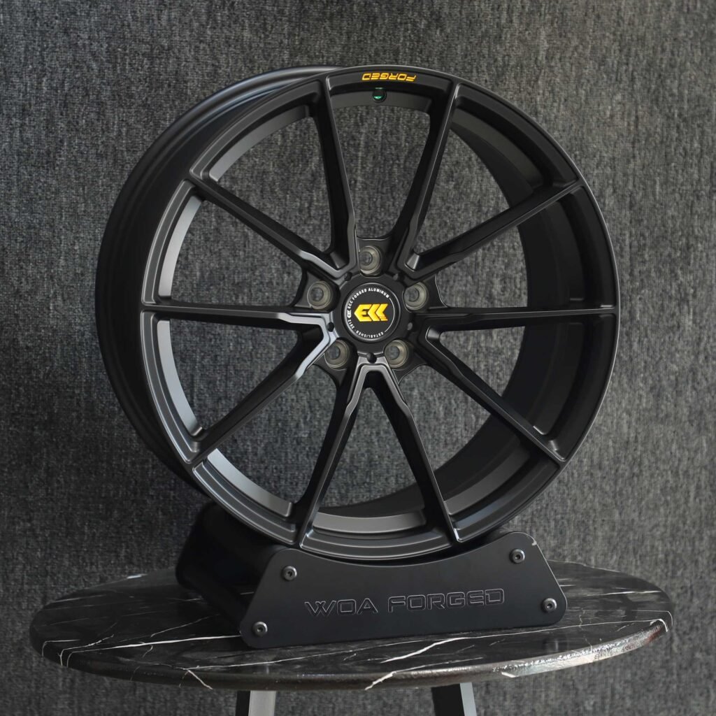 Audi RS5 wheels – ECC Gloss Black 5 V-Spoke, angled view