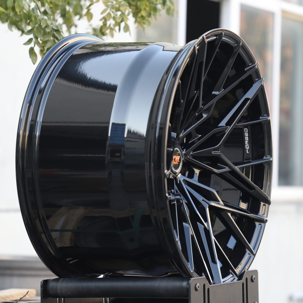 Audi A4 B9 wheels – ECC Gloss Black Cross-Spoke, lip and barrel detail