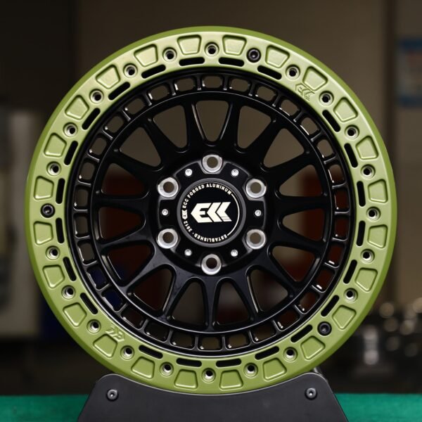 Jeep Wrangler wheels – ECC Green Double-Ring Beadlock, front view