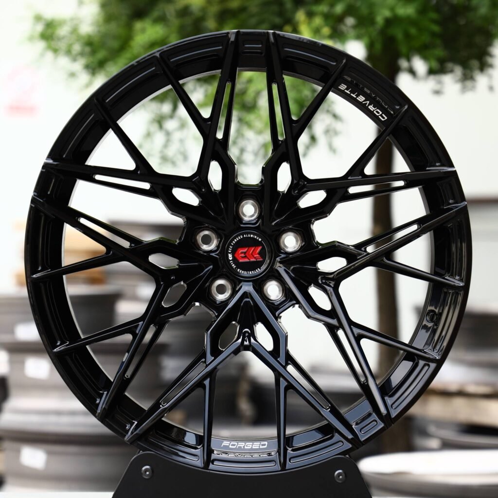 Porsche 911 wheels – ECC Matte Silver Cross-Spoke Concave, front view