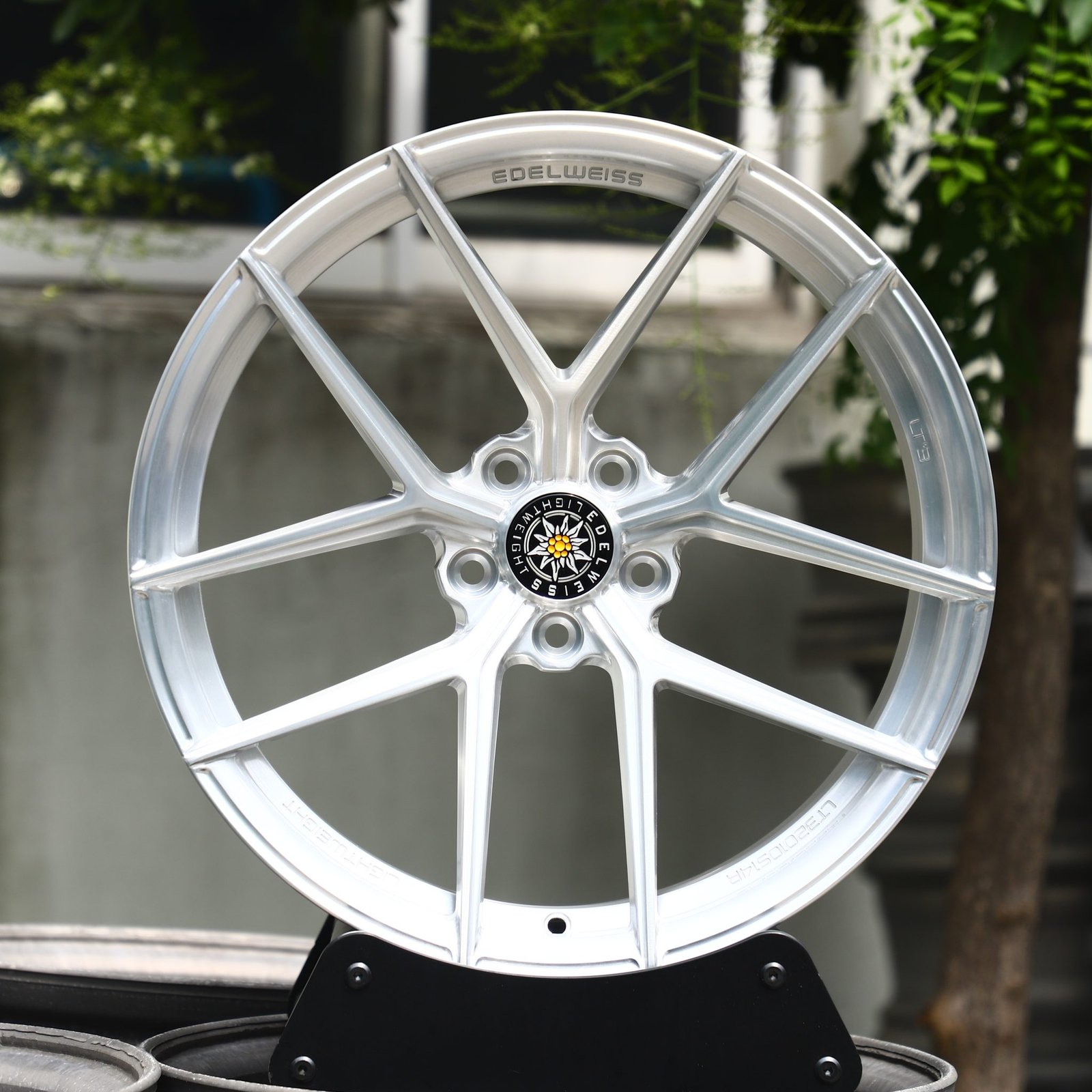 BMW M2 G87 wheels – LT3 Bright Silver 5 Y-Spoke (Edelweiss-Style), front view
