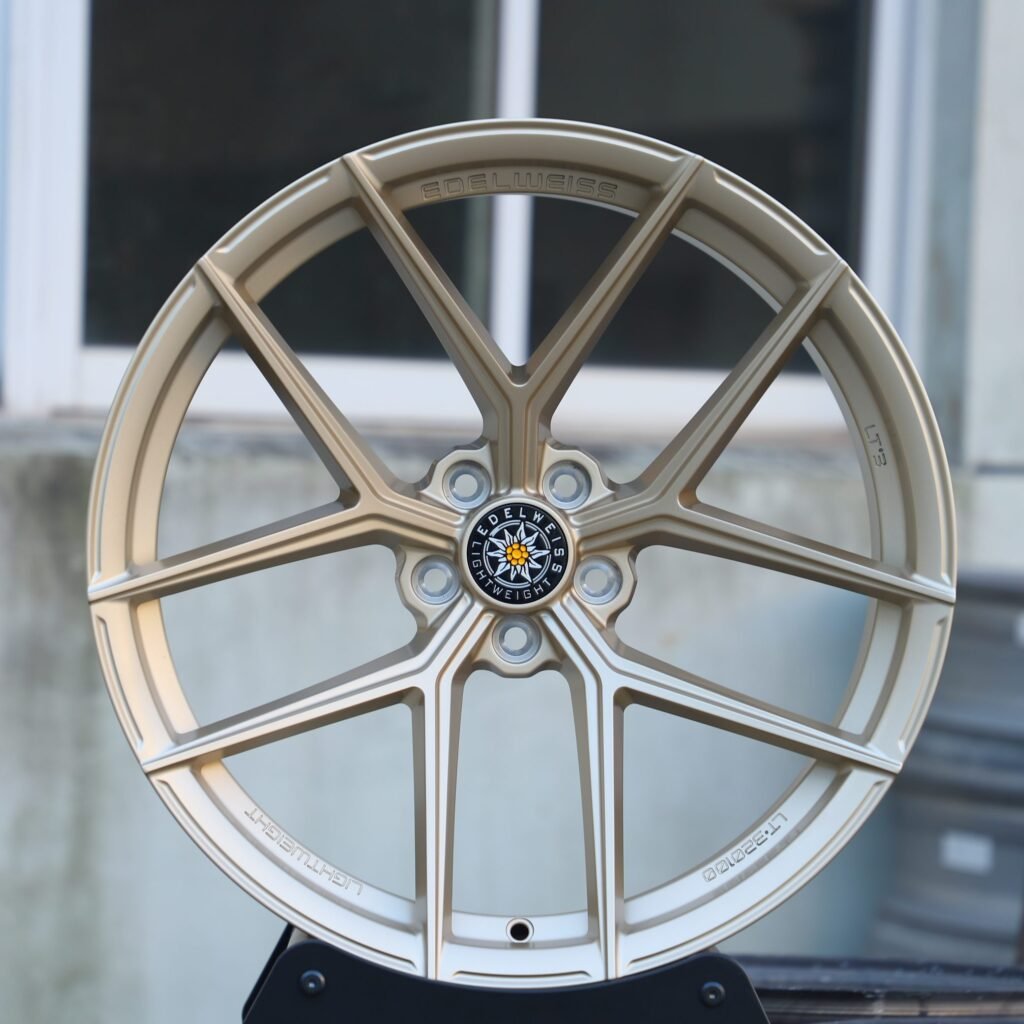 BMW M2 G87 wheels – LT3 Frozen Gold 5 Y-Spoke Daisy-Spoke (Edelweiss-Style), front view