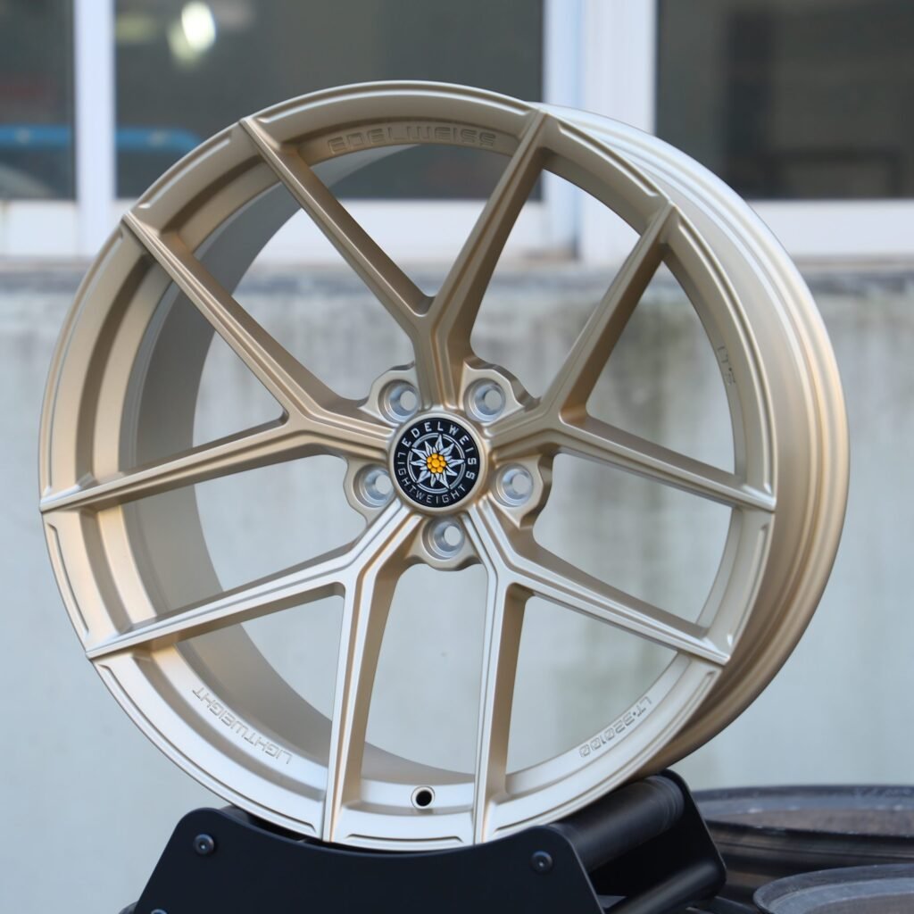 BMW M3 G80 wheels – LT3 Frozen Gold 5 Y-Spoke Daisy-Spoke (Edelweiss-Style), angled view