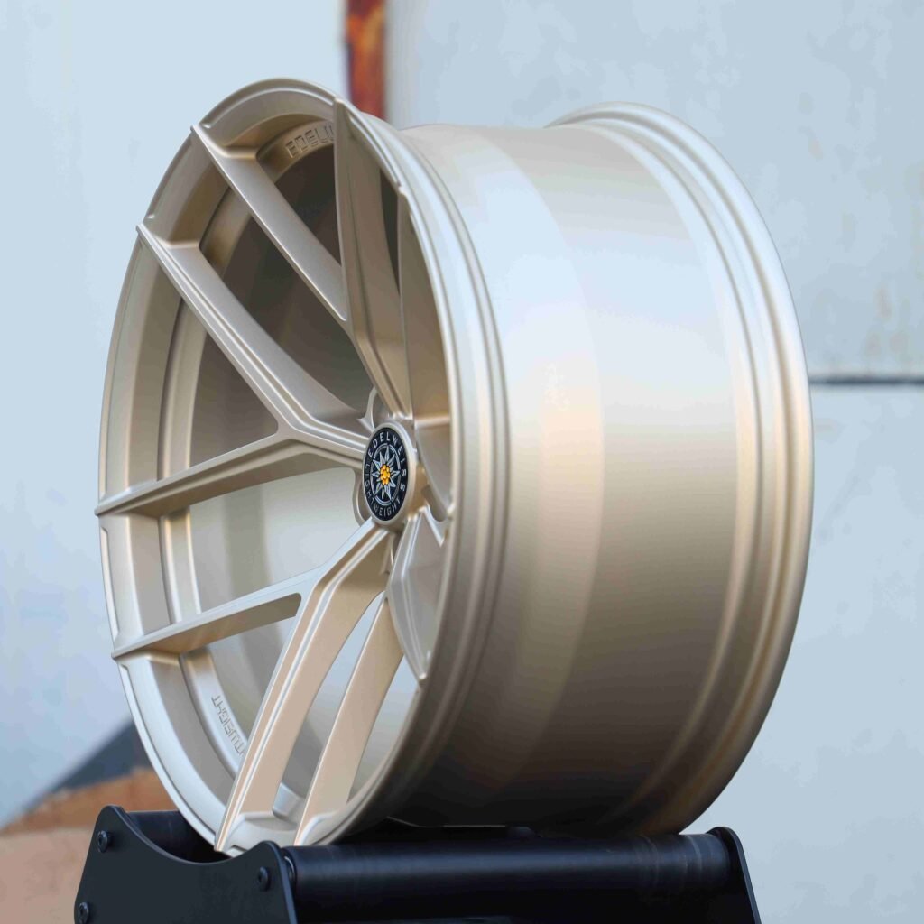 Audi A4 B9 wheels – LT3 Frozen Gold 5 Y-Spoke Daisy-Spoke (Edelweiss-Style), lip and barrel detail