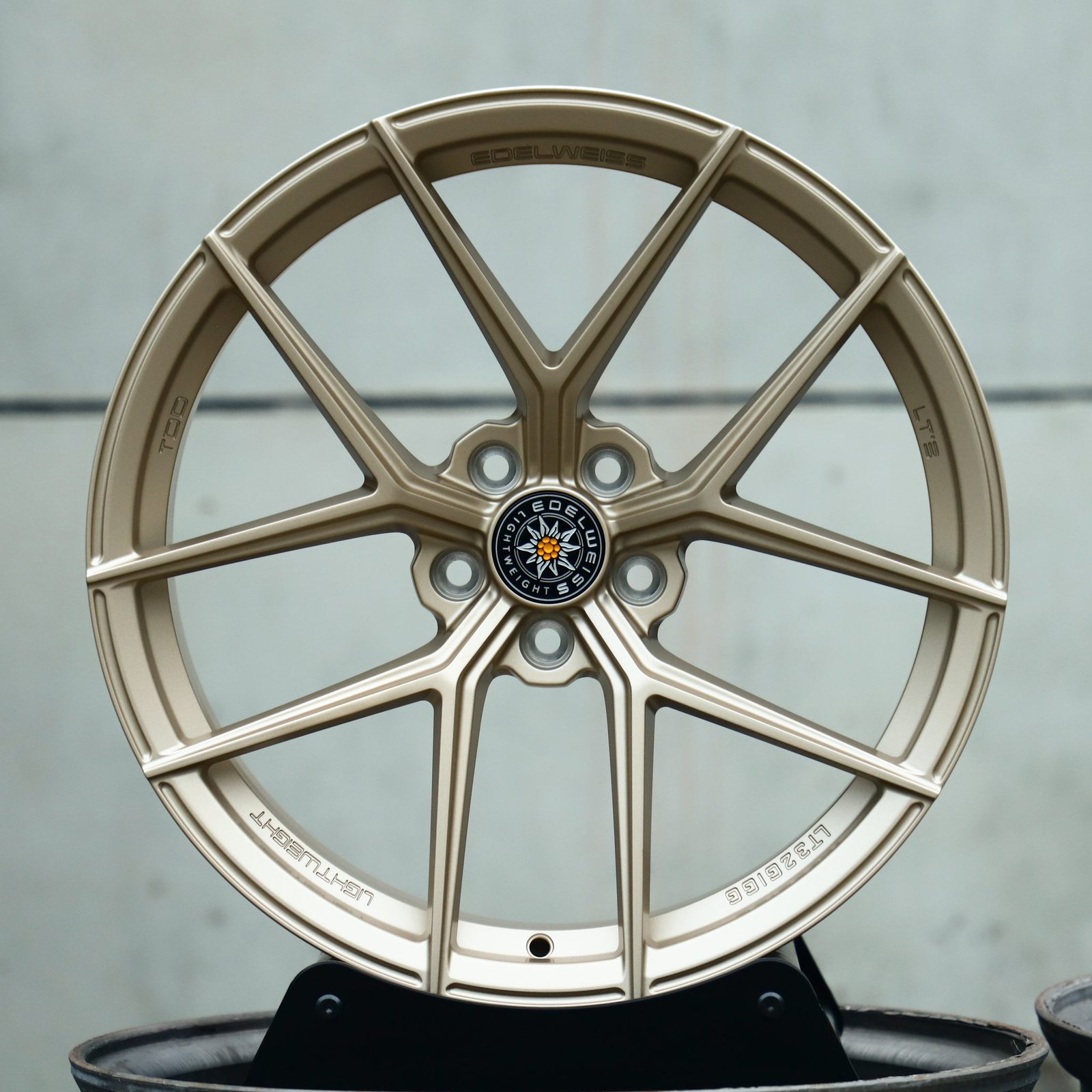 BMW M2 G87 wheels – LT3 Matte Gold 5 Y-Spoke (Edelweiss-Style), front view