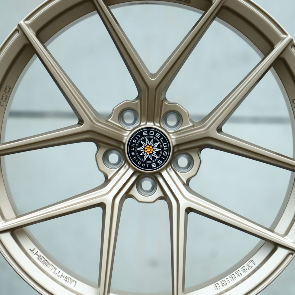 Audi A4 B9 wheels – LT3 Matte Gold 5 Y-Spoke (Edelweiss-Style), lip and barrel detail