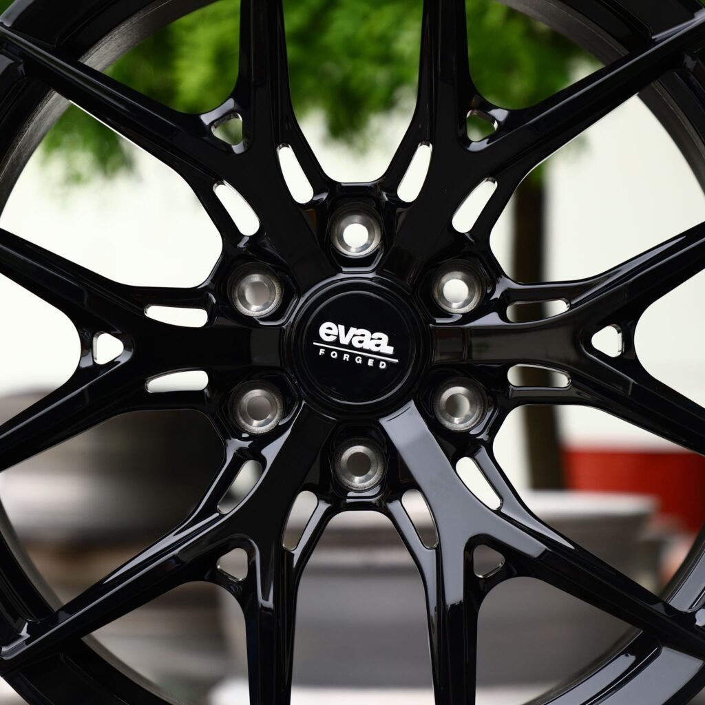 Chevrolet Silverado 1500 wheels – Gloss Black 6 Split-Spoke (EVAA-Style), lip and barrel detail