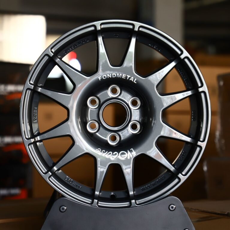 Ford F-150 wheels – EvoCorse Gloss Black / Gunmetal Custom, front view