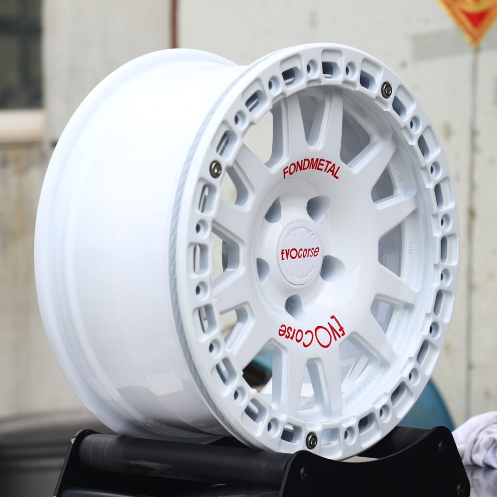 Audi A4 B9 wheels – EvoCorse Gloss White Custom Beadlock, lip and barrel detail