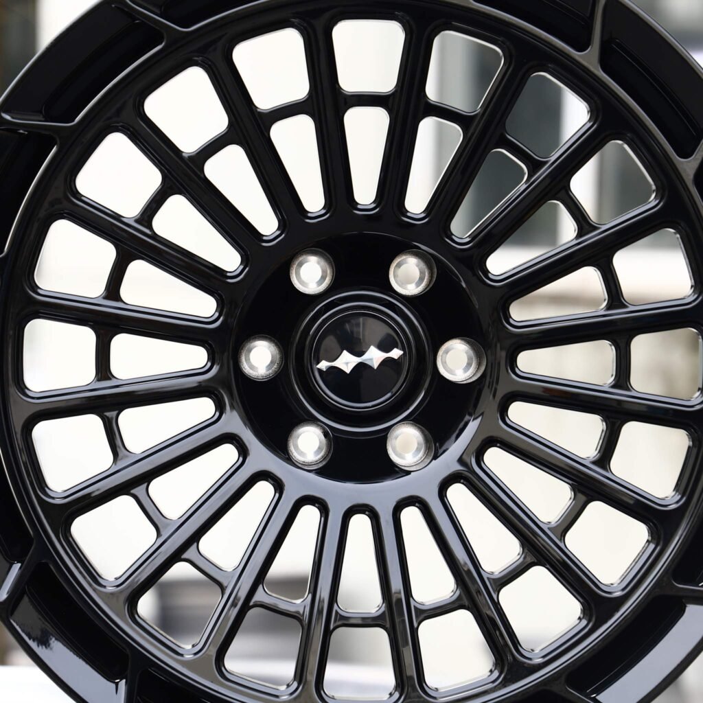 BYD Fangchengbao 5 wheels – Gloss Black Multi-Spoke Bolt-Ring (Fang Cheng Bao OEM-Style), lip and barrel detail