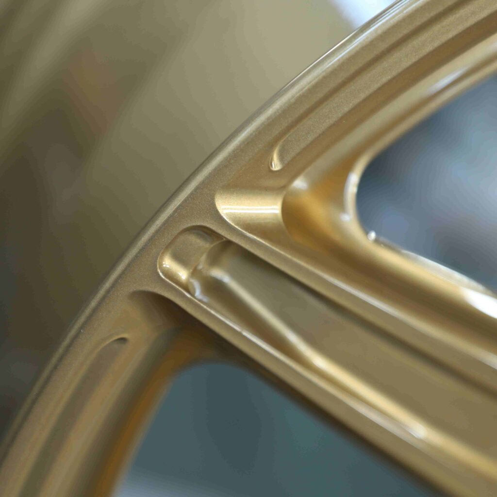 Nissan GT-R R35 wheels – Gold 5 Y-Spoke, lip and barrel detail