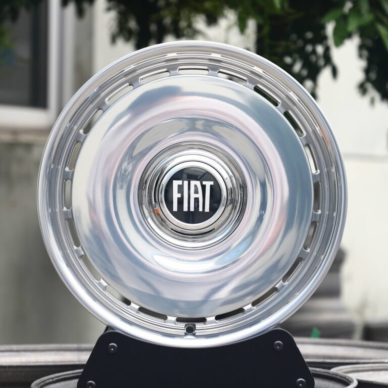 Alfa Romeo Giulia wheels – Fiat Bright Silver Full-Face, front view