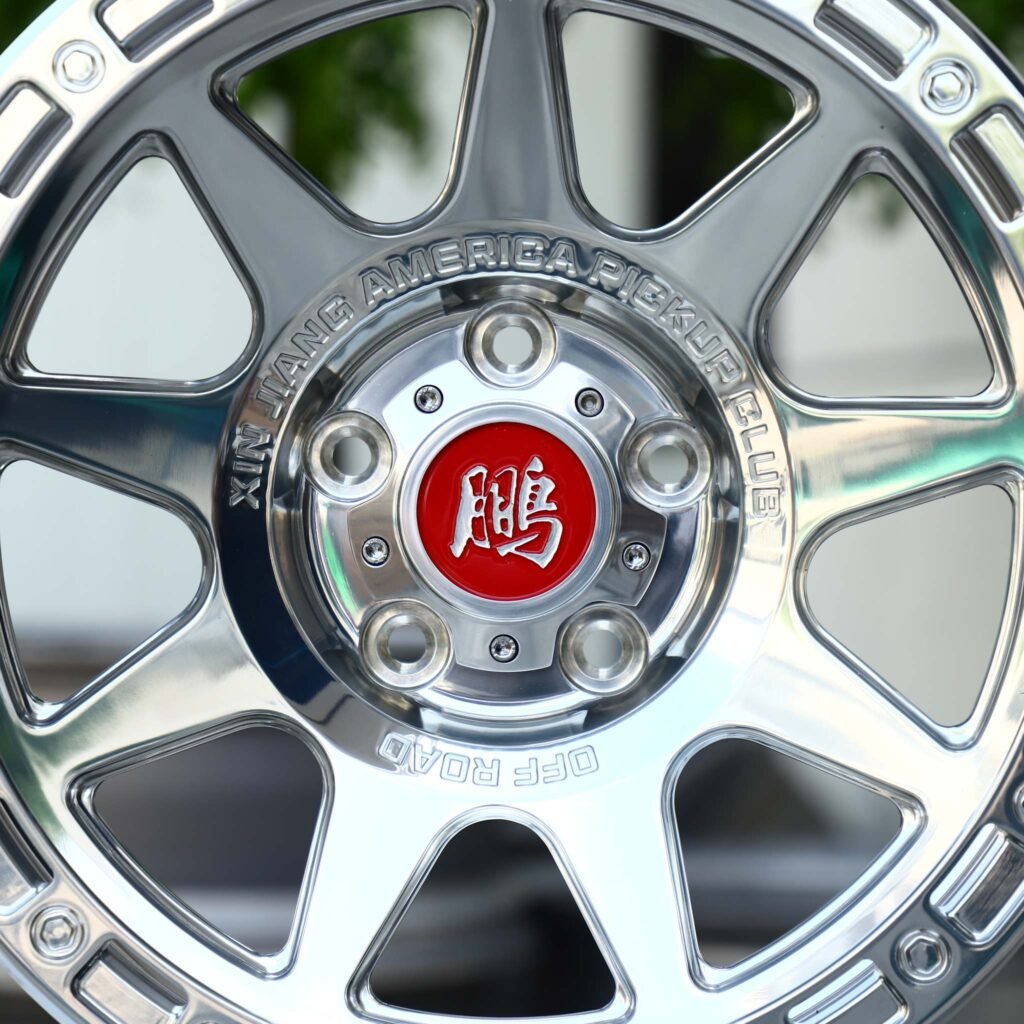 Toyota Tacoma wheels – Mirror Polished Split-Spoke Beadlock, lip and barrel detail