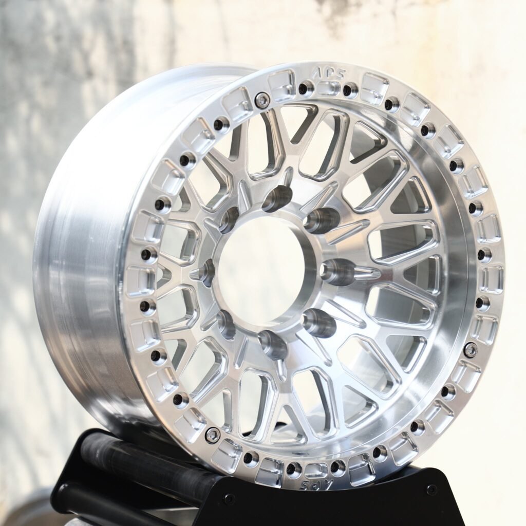 Chevrolet Silverado HD wheels – Brushed Silver Fine Mesh Beadlock, angled view