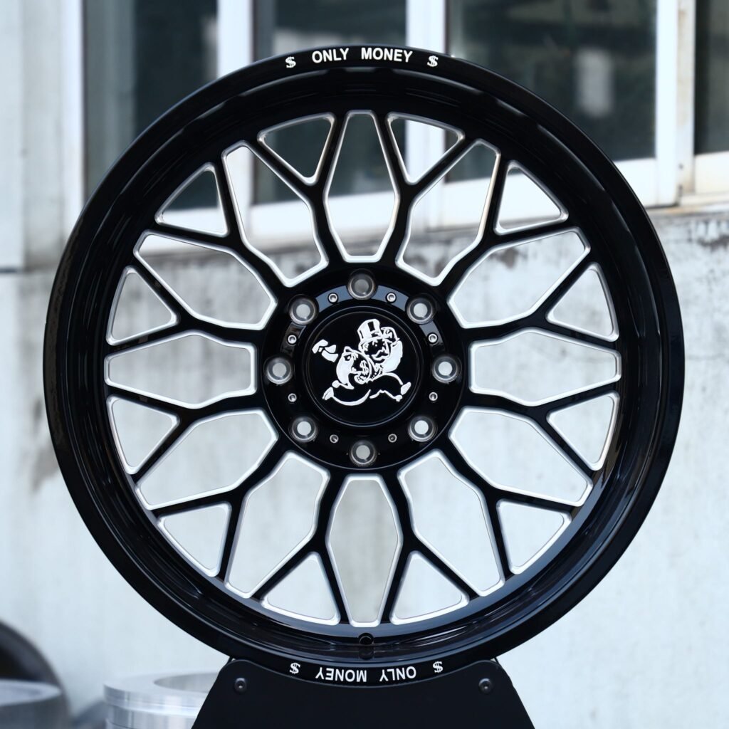 Глянцевые чёрные кованые диски для Ford F-250 Super Duty и Chevrolet Silverado HD, многоспицевые, с проточкой — ANK-77800