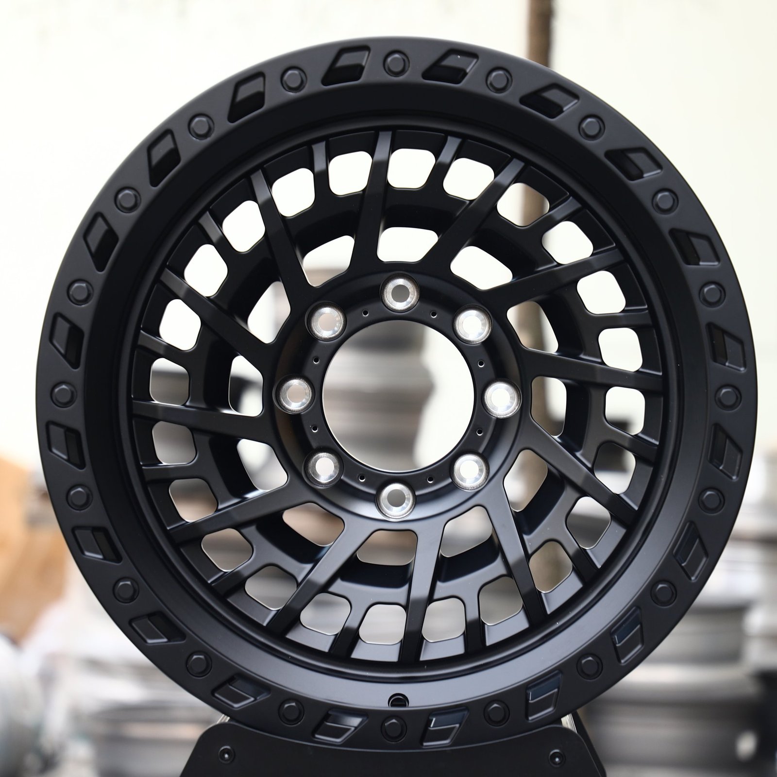 Ford F-250 Super Duty wheels – Matte Black Mesh Double-Ring, front view