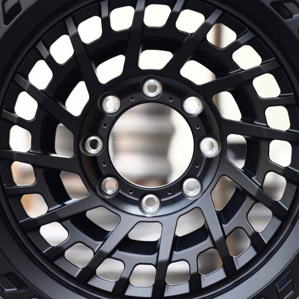 Chevrolet Silverado 2500HD wheels – Matte Black Mesh Double-Ring, lip and barrel detail