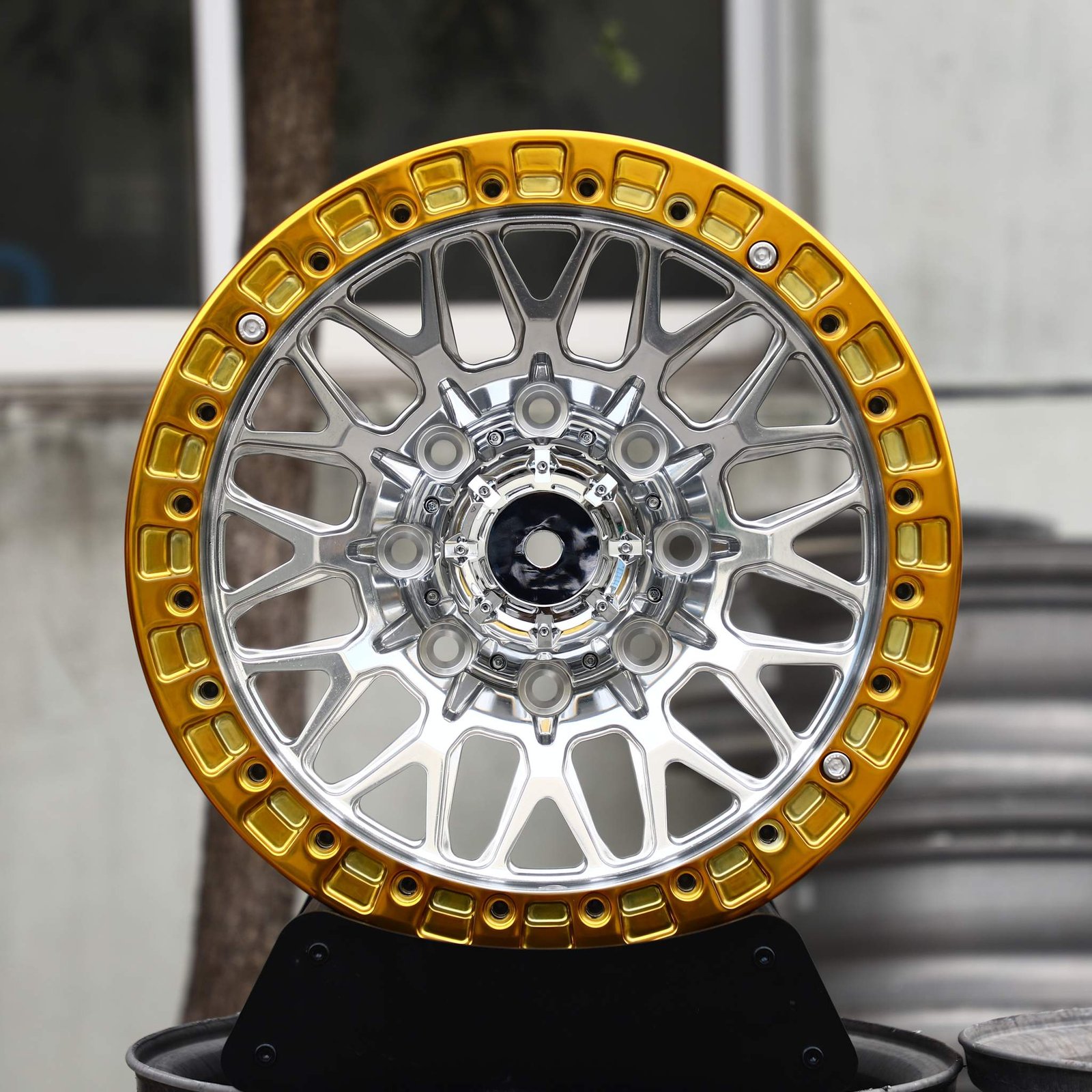 Ford F-250 Super Duty wheels – Mirror Milled Mesh Gold-Ring Beadlock, front view